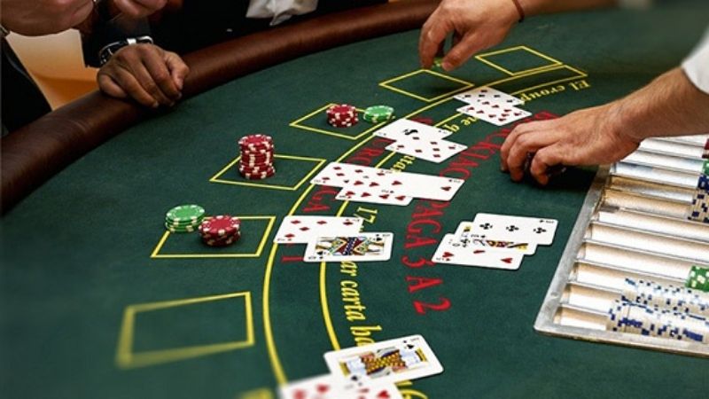 Poker là gì? Hướng dẫn cách chơi và mẹo thắng lớn 4 Chiến thuật là yếu tố giúp bạn tăng tỷ lệ thắng khi chơi poker